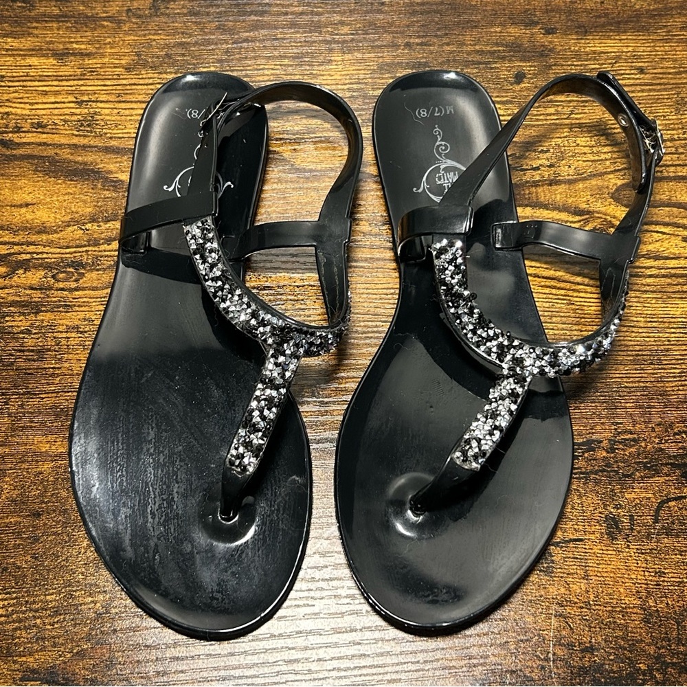 Women’s Sole Mates Black Jelly Sandals Size 8